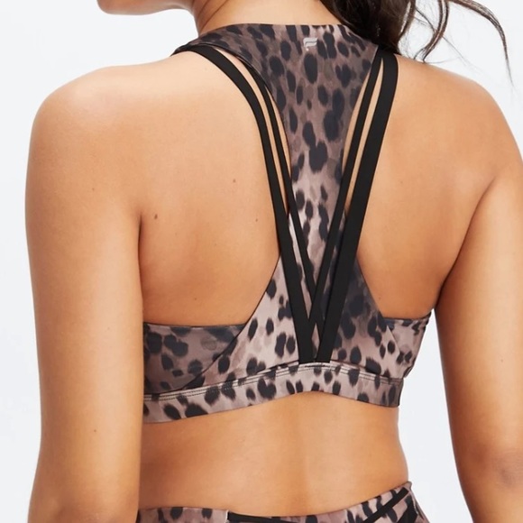 New With Tags Fabletics Boost Medium Support Sports Bra Leopard Small - Picture 3 of 5